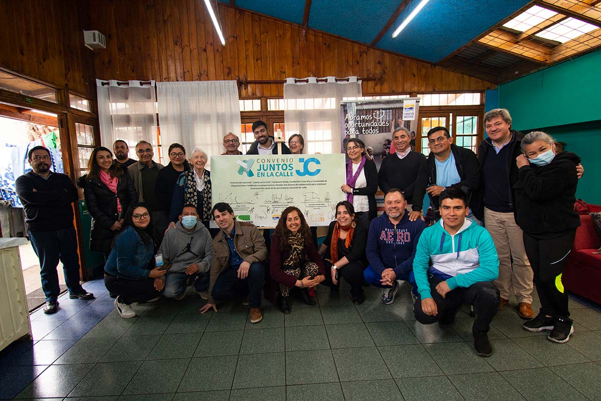 Fundación Cristo Vive y Costanera Norte firman convenio para apoyar a personas en situación de calle